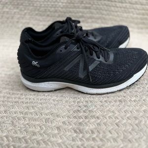 Men’s New Balance 860 v10